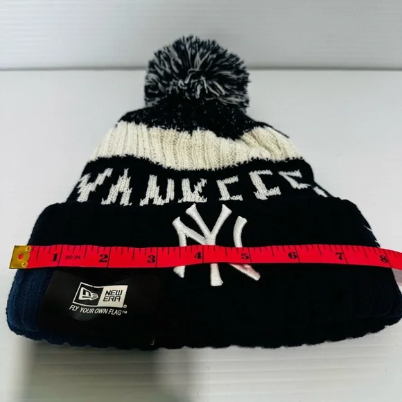 New Era MLB New York Yankees Blue and White Knit Beanie - Picture 6 of 7